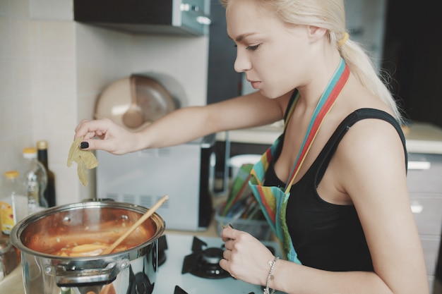 How to Cook Chicken on the Stovetop: A Step-by-Step Guide