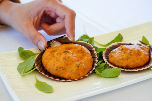 Air Fryer Crab Cake Cooking Temperature: Perfect Crispy Results