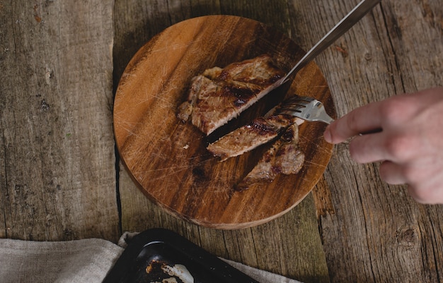 The Ultimate Guide to Pan-Seared Pork Chops: Juicy, Crispy Perfection