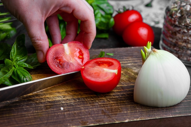 Tomatillo Recipes: The Ultimate Guide to Cooking with Tomatillos