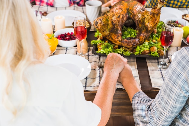 <a href=https://www.tgkadee.com/Healthy-Meals/Turkey-Cooking-Time-How-Long-to-Roast-a-Perfect-Bird.html target=_blank class=infotextkey>turkey cooking time</a>: 20lb Bird - How Long to Roast?