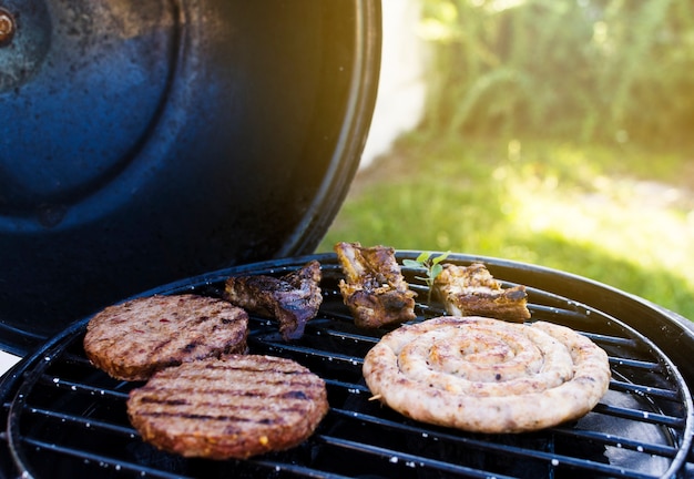 The Perfect Burger Grill Time: How Long to Cook Your Patty to Perfection