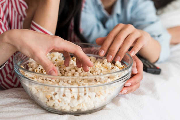 <a href=https://www.tgkadee.com/Healthy-Meals/Quinoa-Cooking-Time-Perfect-Guide-for-Fluffy-Grains.html target=_blank class=infotextkey>how to cook quinoa</a> Perfectly in Your Rice Cooker