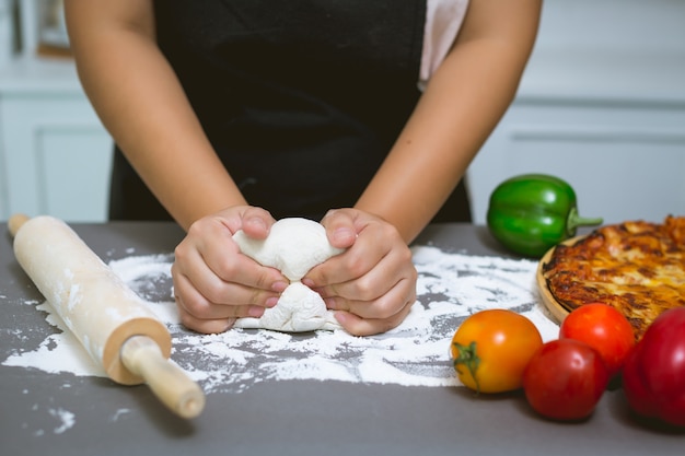 The Perfect Homemade Pizza: How Long to Cook It