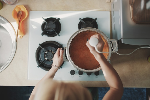 How to Cook <a href=https://www.tgkadee.com/Cooking-Tips/The-Ultimate-Guide-to-Perfectly-Cooked-Sausage-Links.html target=_blank class=infotextkey>perfect sausages</a> on the Stovetop