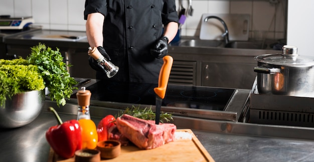 Perfect Stovetop Steak:  A Beginner's Guide to Juicy, Tender Results