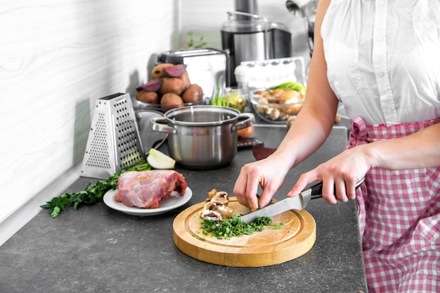 How Long to Boil Pig Feet on the Stovetop for Tender Perfection