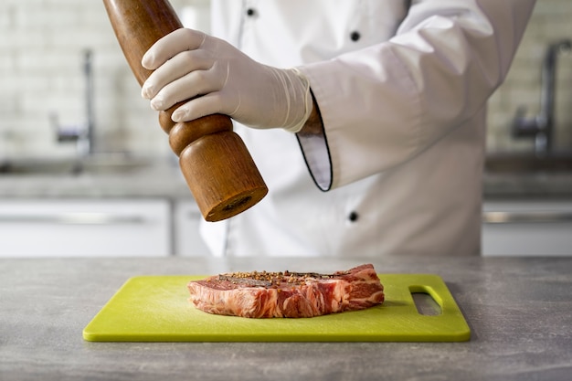 Perfect Stovetop Steak:  A Beginner's Guide to Juicy, Tender Results