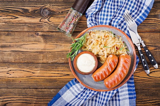 The Ultimate Guide to Cooking Bratwurst in Beer