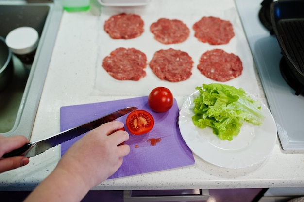 The Perfect Hamburger Temperature: A Guide to Safe and Delicious Cooking