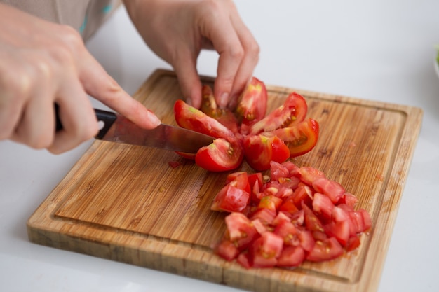 How Long to Slow Cook Chili for Perfect Flavor