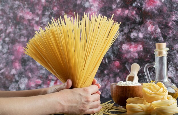 How Long to Cook <a href=https://www.tgkadee.com/Cooking-Tips/Fresh-Pasta-Cooking-Time-How-Long-to-Cook-Perfectly-Al-Dente-Pasta.html target=_blank class=infotextkey>homemade pasta</a> Perfectly