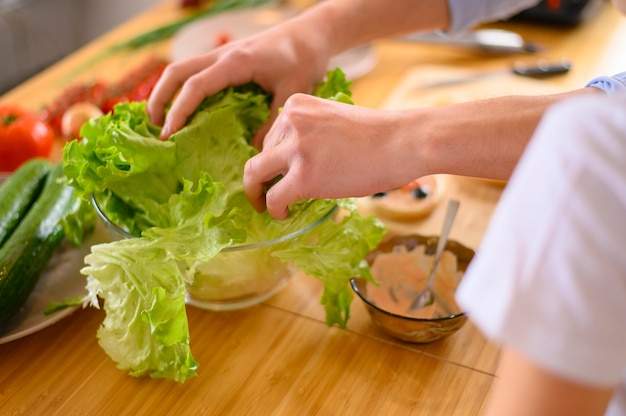 How Long to Cook Collard Greens for Perfect Tenderness