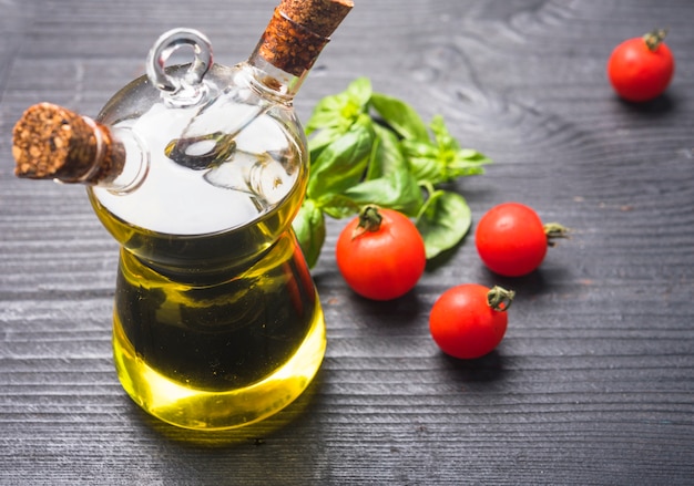 Can You Cook with Extra Virgin Olive Oil? (The Definitive Guide)