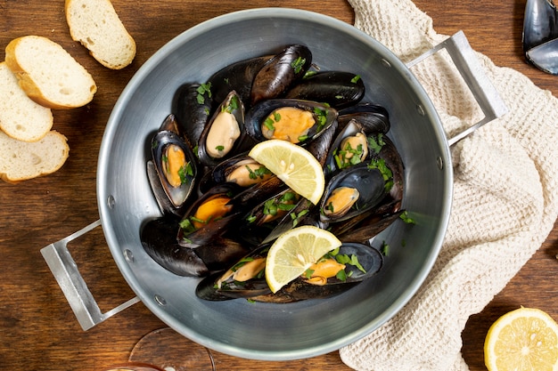 <a href=https://www.tgkadee.com/Healthy-Meals/The-Ultimate-Guide-to-Cooking-Perfect-Mussels.html target=_blank class=infotextkey>how to cook mussels</a> Perfectly: A Step-by-Step Guide