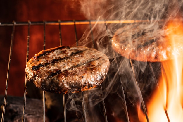 The Ultimate Guide to Grilling Perfect Burgers