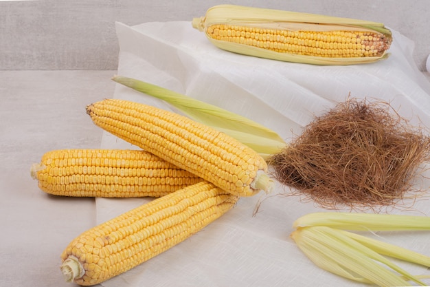 How Long to <a href=https://www.tgkadee.com/Cooking-Tips/Corn-on-the-Cob-The-Ultimate-Guide-to-Perfect-Grilled-Boiled-and-More.html target=_blank class=infotextkey>cook corn</a> on the Cob: Perfect Every Time