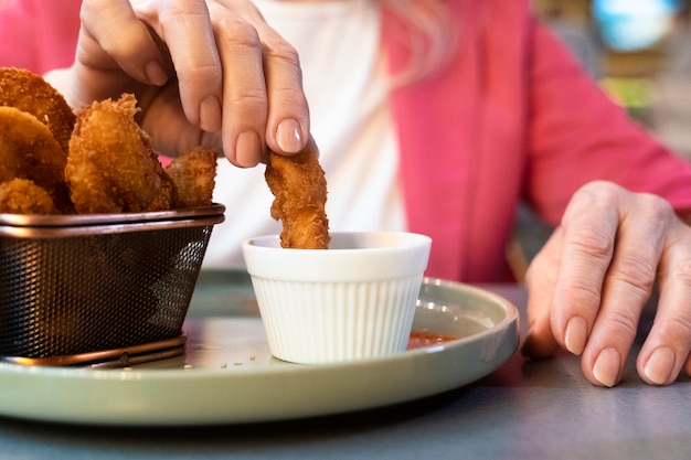 <a href=https://www.tgkadee.com/Healthy-Meals/Chicken-Tenders-Cooking-Time-The-Perfect-Guide.html target=_blank class=infotextkey>oven-baked chicken tenders</a>: Perfect Cooking Time at 425 Degrees