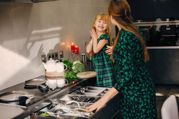 Slow Cooker Cooking Temperature: The Perfect Setting for Delicious Meals