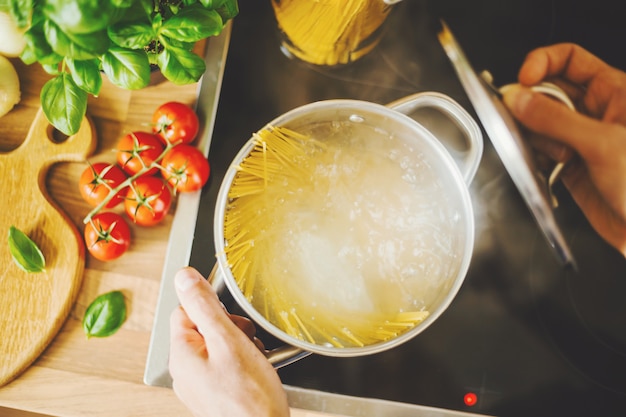 The Ultimate Guide to Cooking Chicken for Delicious Soup