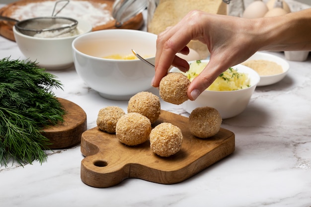 Meatball Cooking Time: How Long to Cook <a href=https://www.tgkadee.com/Healthy-Meals/The-Ultimate-Guide-to-Making-Perfect-Meatballs.html target=_blank class=infotextkey>perfect meatballs</a>