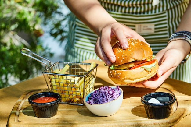 Oven-Baked Turkey Burgers: Perfect Cooking Time at 400 Degrees