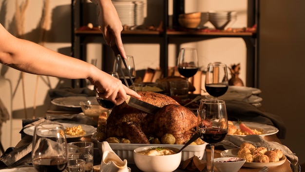 How Long to Cook a 20lb Turkey: A Complete Guide