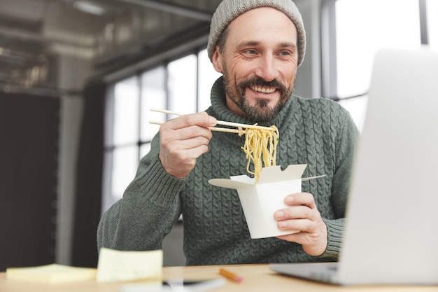 Pasta Al Dente: The Perfect <a href=https://www.tgkadee.com/Healthy-Meals/How-Long-to-Cook-Drumsticks-at--Degrees-Fahrenheit.html target=_blank class=infotextkey>cooking time</a> Guide