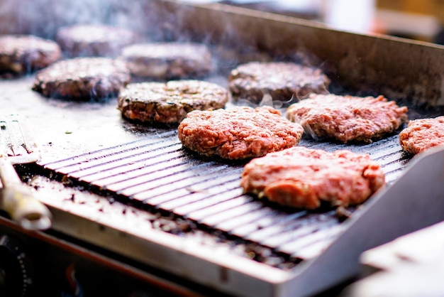 The Perfect Grill Time for Juicy Hamburgers