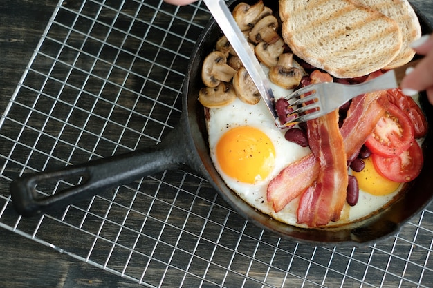 Perfect Crispy Bacon: The Ultimate Frying Pan Guide