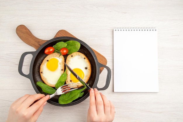 Perfect Poached Eggs in a Pan: Easy Guide for Beginners