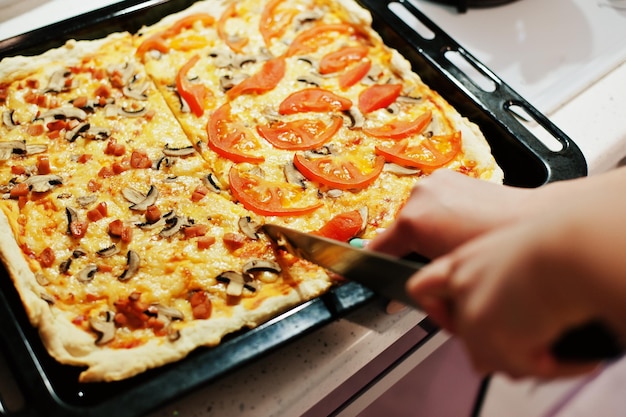 Grill Master Pizza: The Ultimate Guide to Cooking Pizza on Your Grill