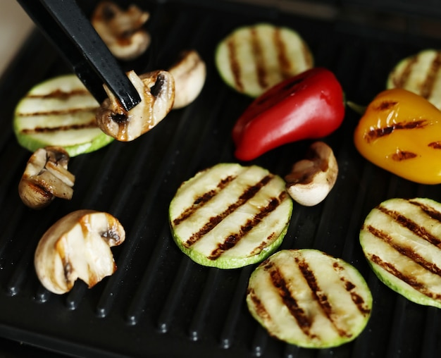 Grilling the Perfect Burger: A Step-by-Step Guide