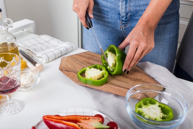 The Ultimate Guide to Making Delicious Salad Dressing