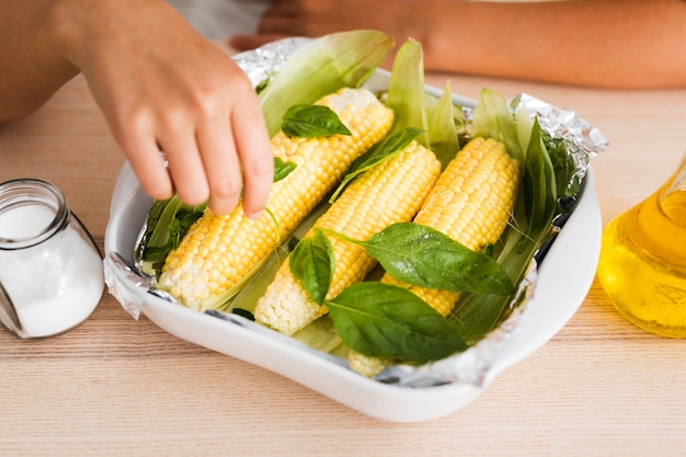 Microwave Corn on the Cob: The Perfect Cooking Time