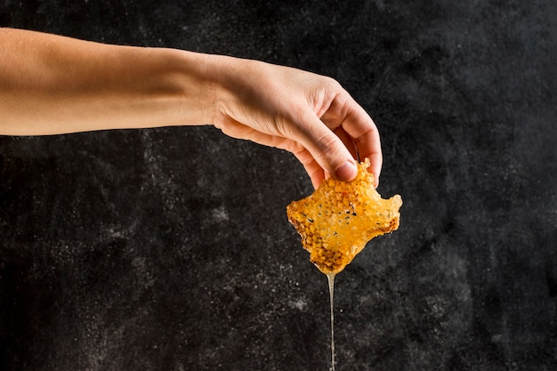 Honeycomb Recipe: How to Make Delicious, Crispy Honeycomb Candy at Home