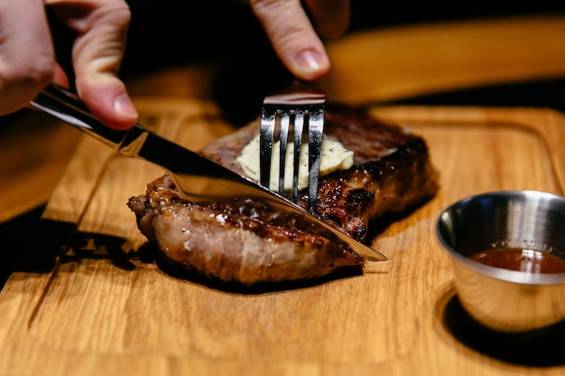 How to Cook a Perfect Bone-In Ribeye Steak: A Step-by-Step Guide