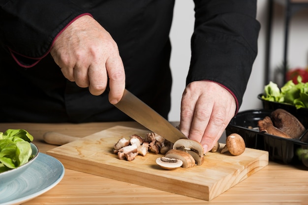 Shiitake Mushroom <a href=https://www.tgkadee.com/Healthy-Meals/Master-the-Kitchen-Essential-Cooking-Techniques-and-Recipes.html target=_blank class=infotextkey>cooking guide</a>: Delicious Recipes and Tips